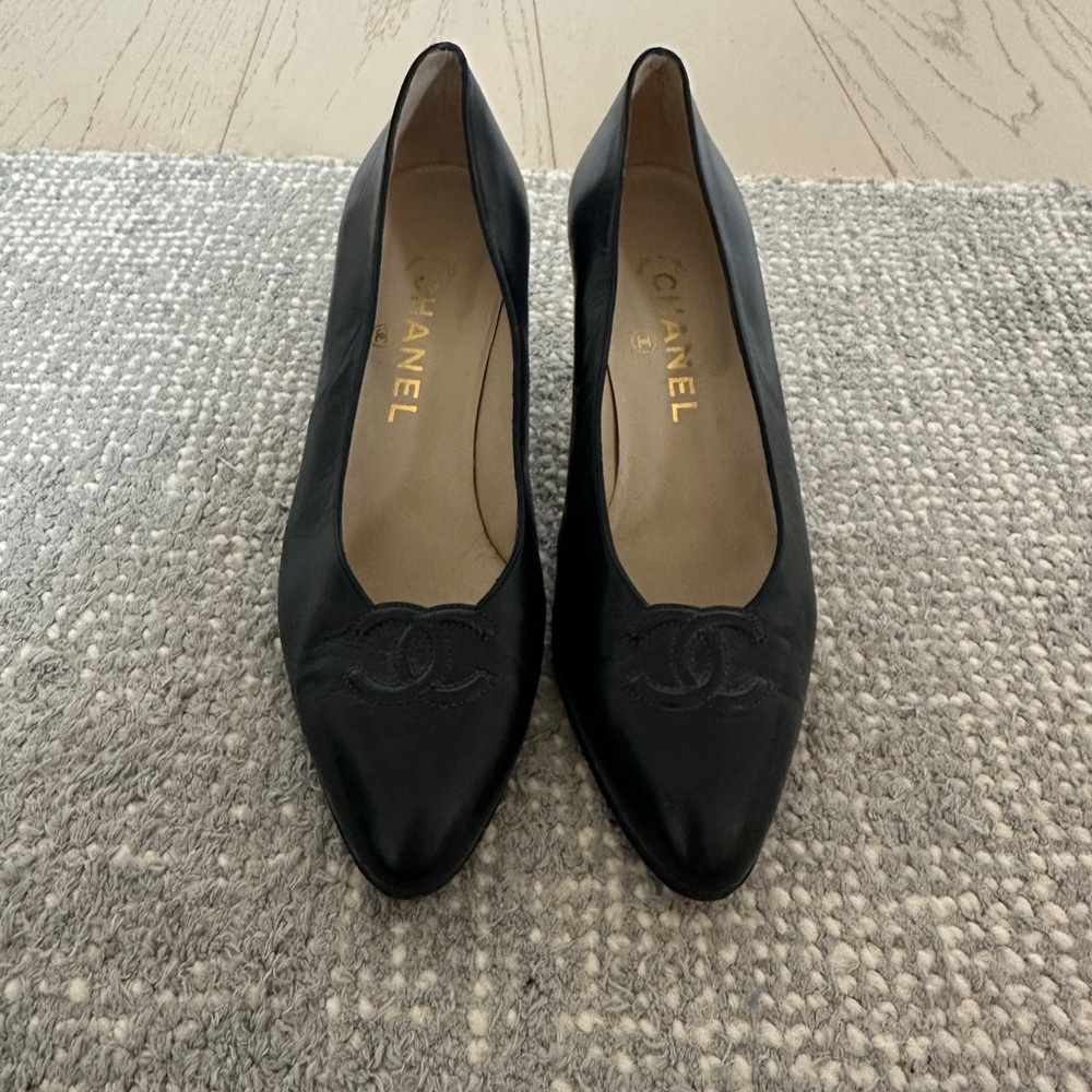 Vintage Chanel Kitten Heels 38